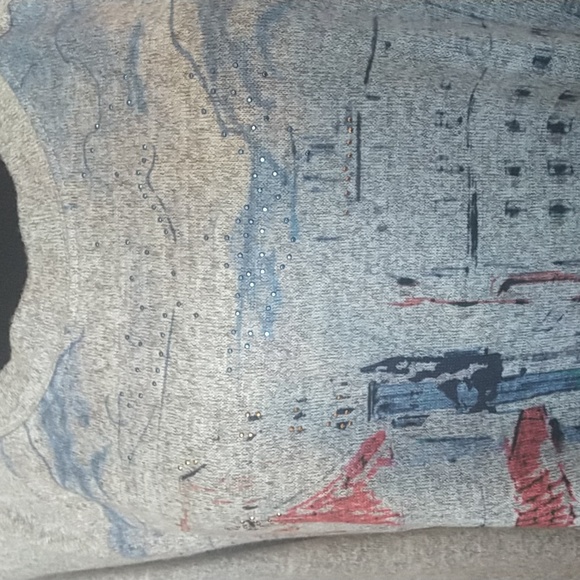 Cato EST. 1946 size M gray tunic top with street car scene. - Picture 3 of 13